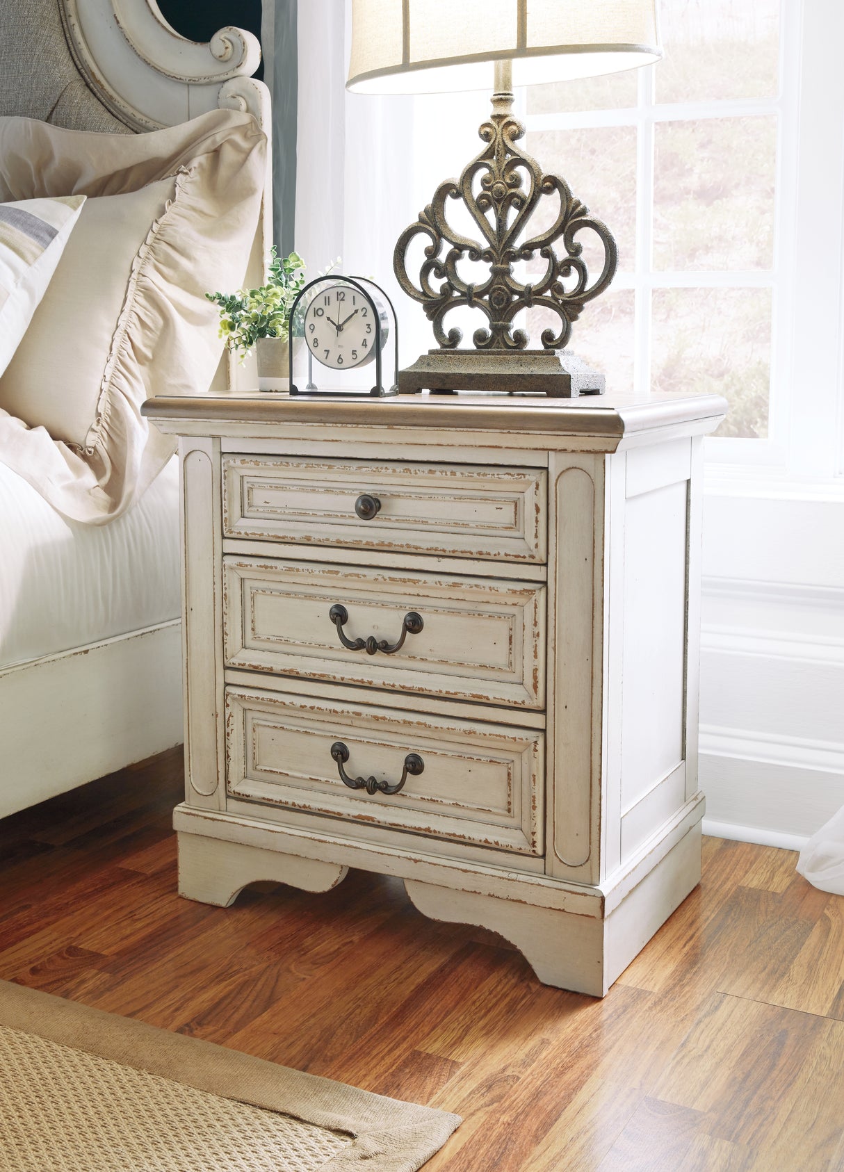 Realyn Full Panel Bed, Dresser, Mirror and Nightstand from Ashley - Luna Furniture