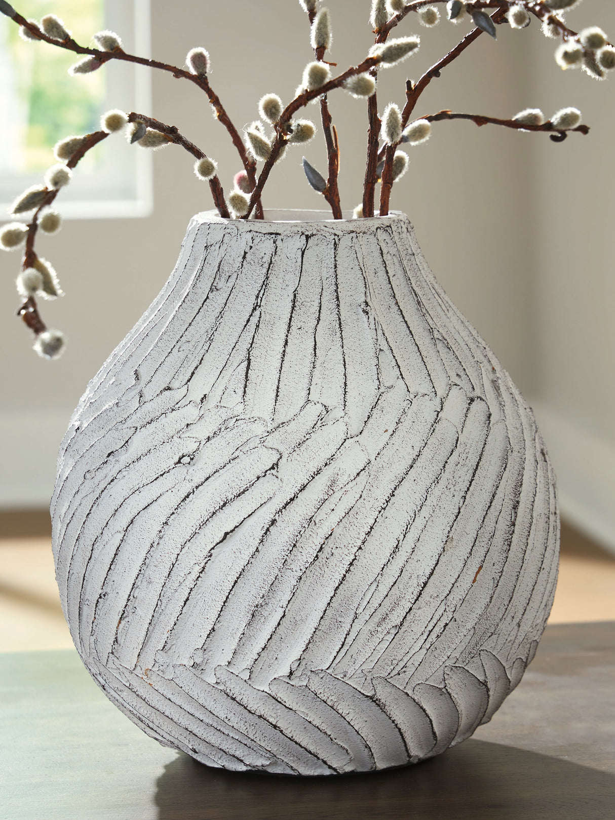 Shelvie Distressed White Vase from Ashley Furniture - Luna Furniture