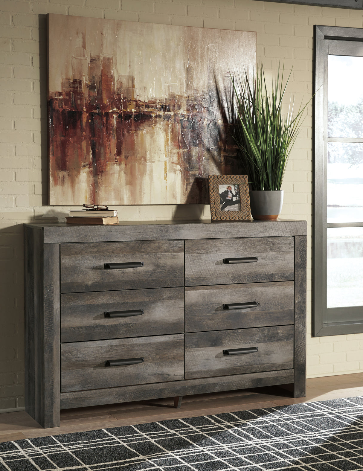 Wynnlow King Panel Bed with Dresser in Gray from Ashley - Luna Furniture