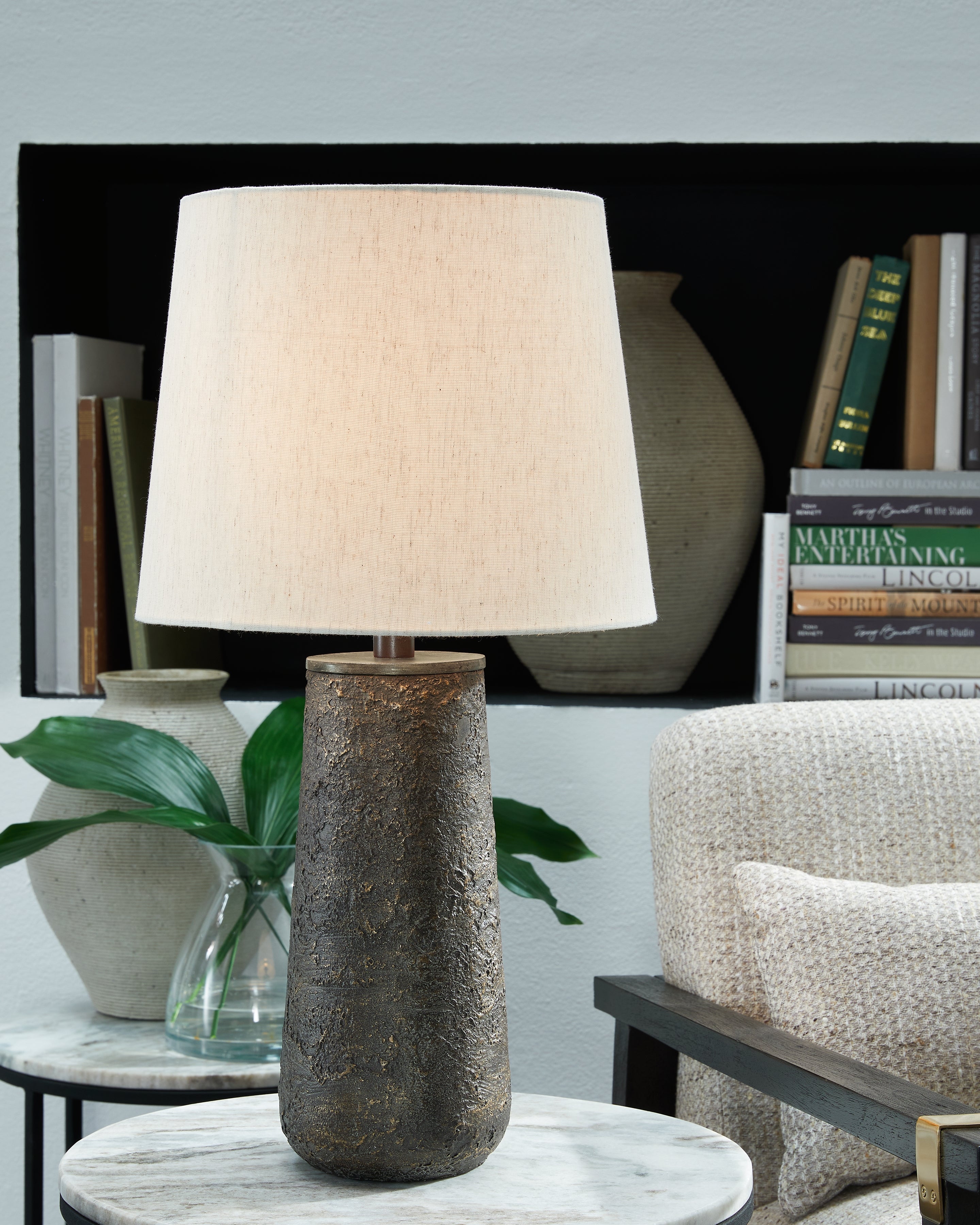 アンモライト Chaston Antique Bronze Finish Table Lamp (Set of 2) - Luna Furniture