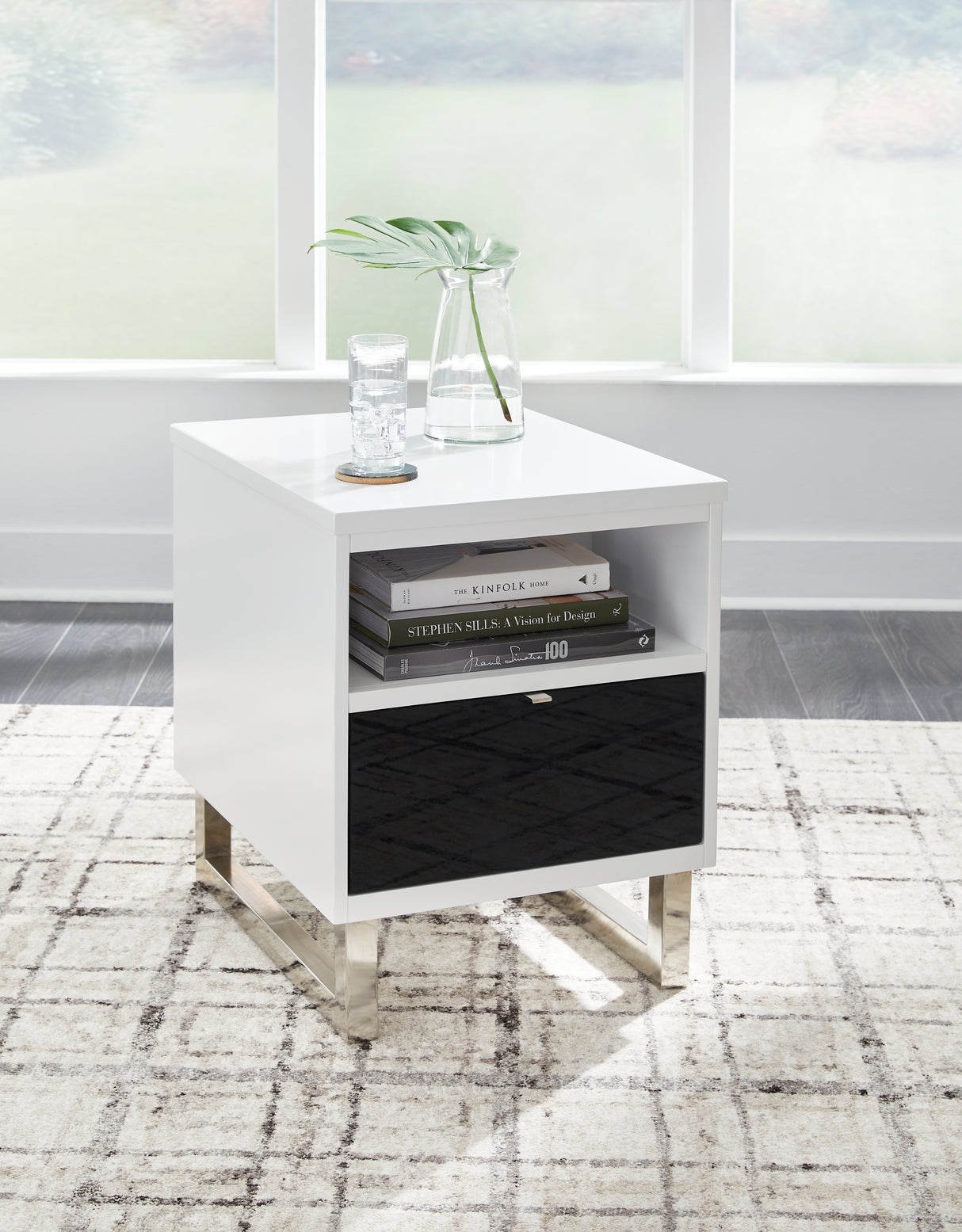 Gardoni White/Black Chairside End Table from Ashley - Luna Furniture