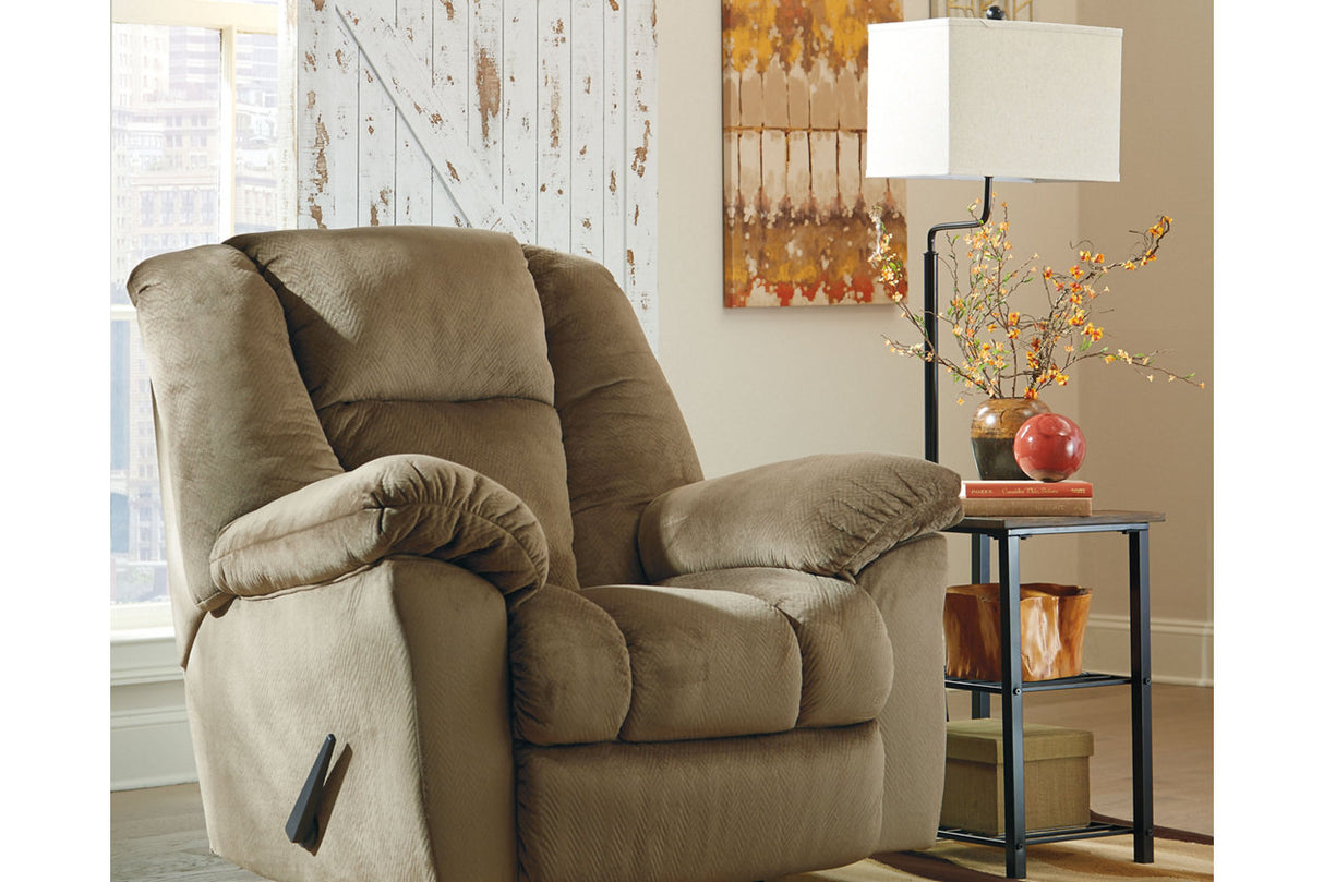 Shianne Black Floor Lamp from Ashley - Luna Furniture