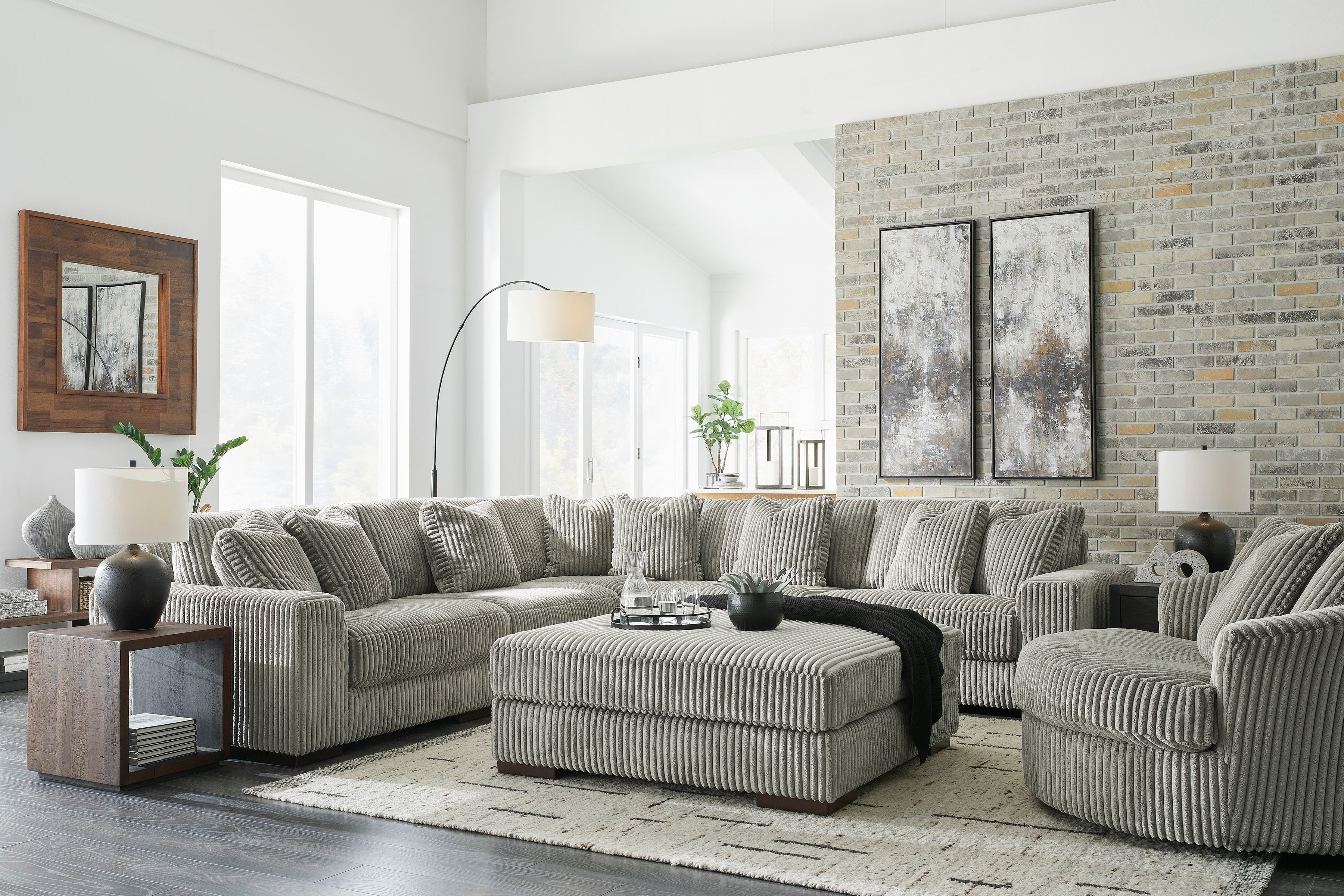 Lindyn Fog 5-Piece Sectional – Luna Furniture