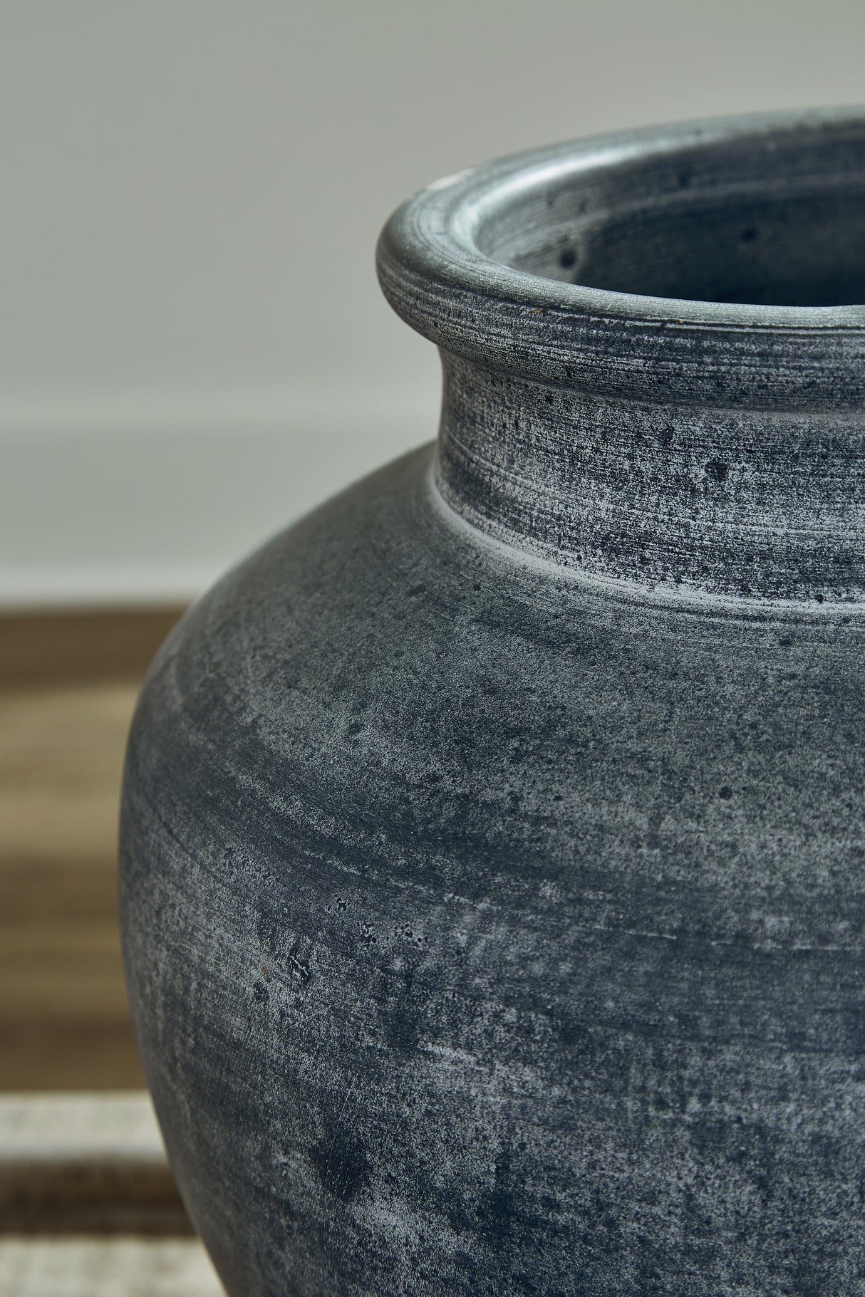 Meadie Distressed Blue Vase from Ashley - Luna Furniture