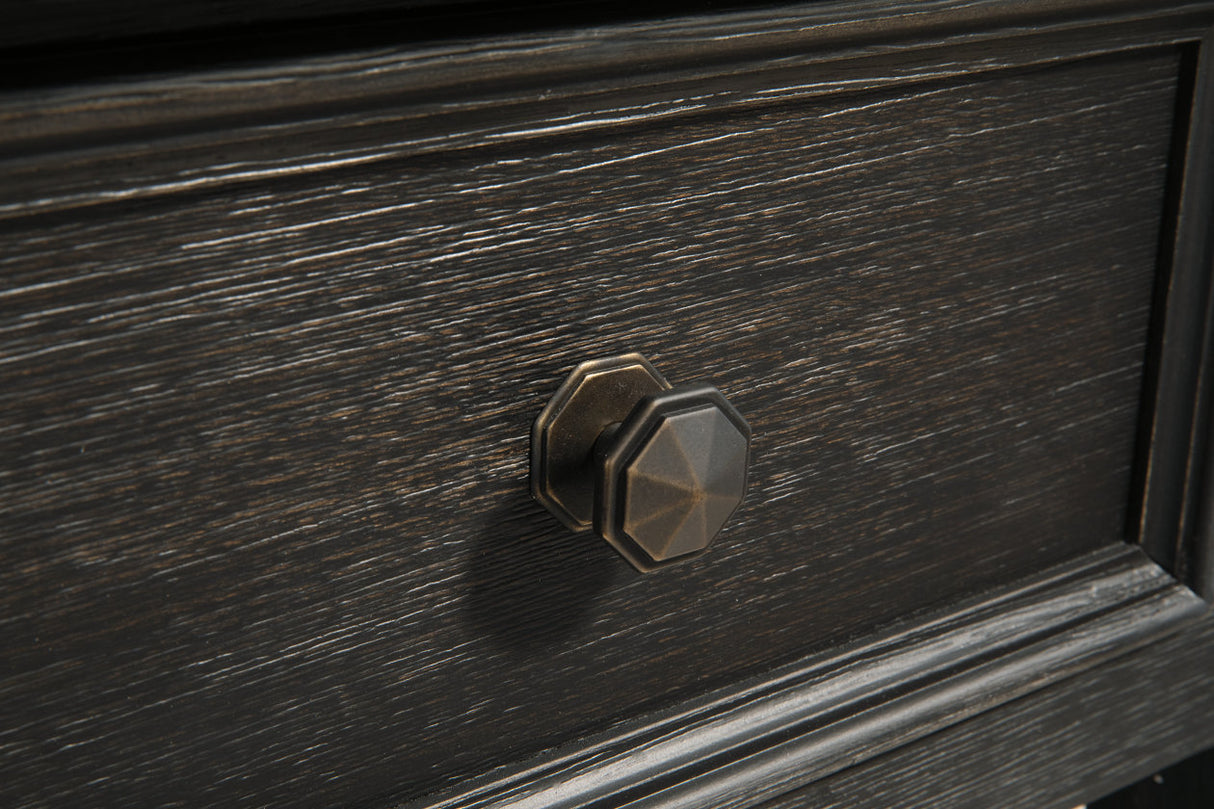 Tyler Creek Grayish Brown/Black End Table from Ashley - Luna Furniture