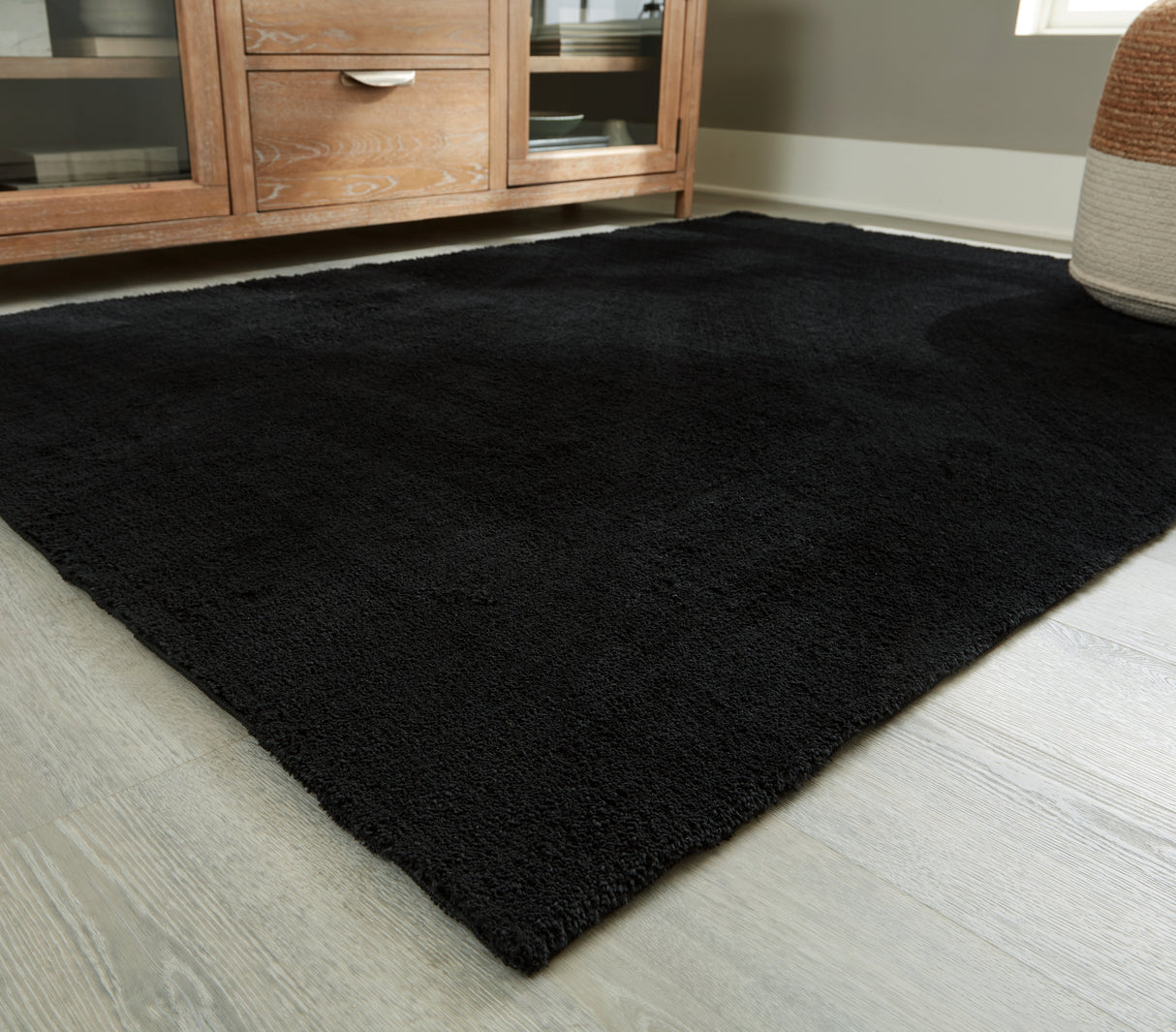 Anaben Black 8' x 10' Rug from Ashley - Luna Furniture