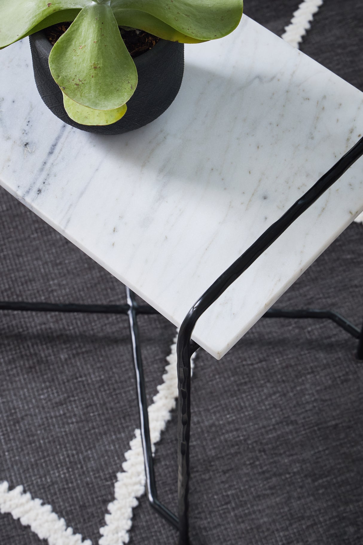 Ashber White/Black Accent Table from Ashley - Luna Furniture