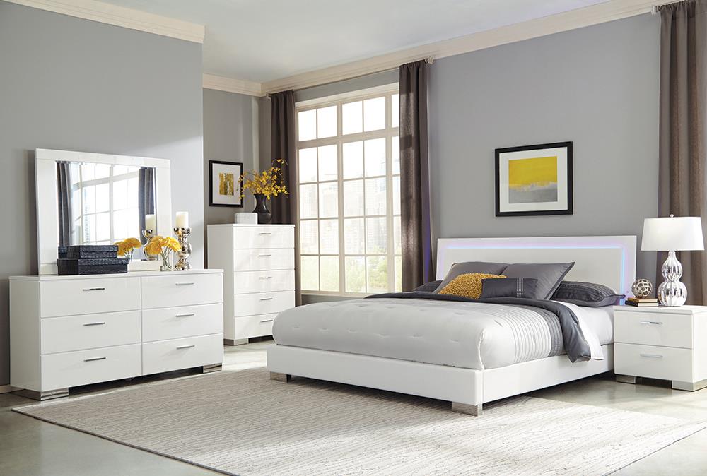 Felicity Glossy White 6-Piece California King Bedroom Set with Plank Headboard from Coaster - Luna Furniture