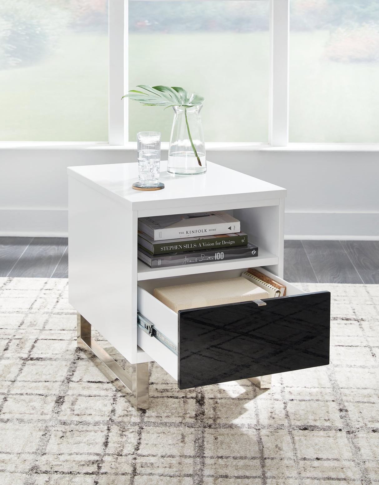 Gardoni White/Black Chairside End Table from Ashley - Luna Furniture