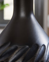 Garinton Black Table Lamp - L180184 - Luna Furniture