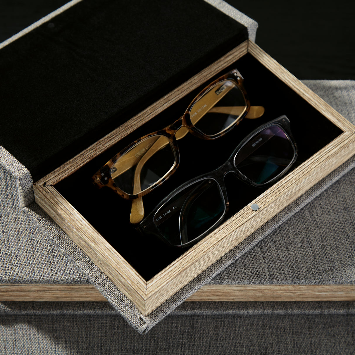 Jolina Gray Box from Ashley - Luna Furniture