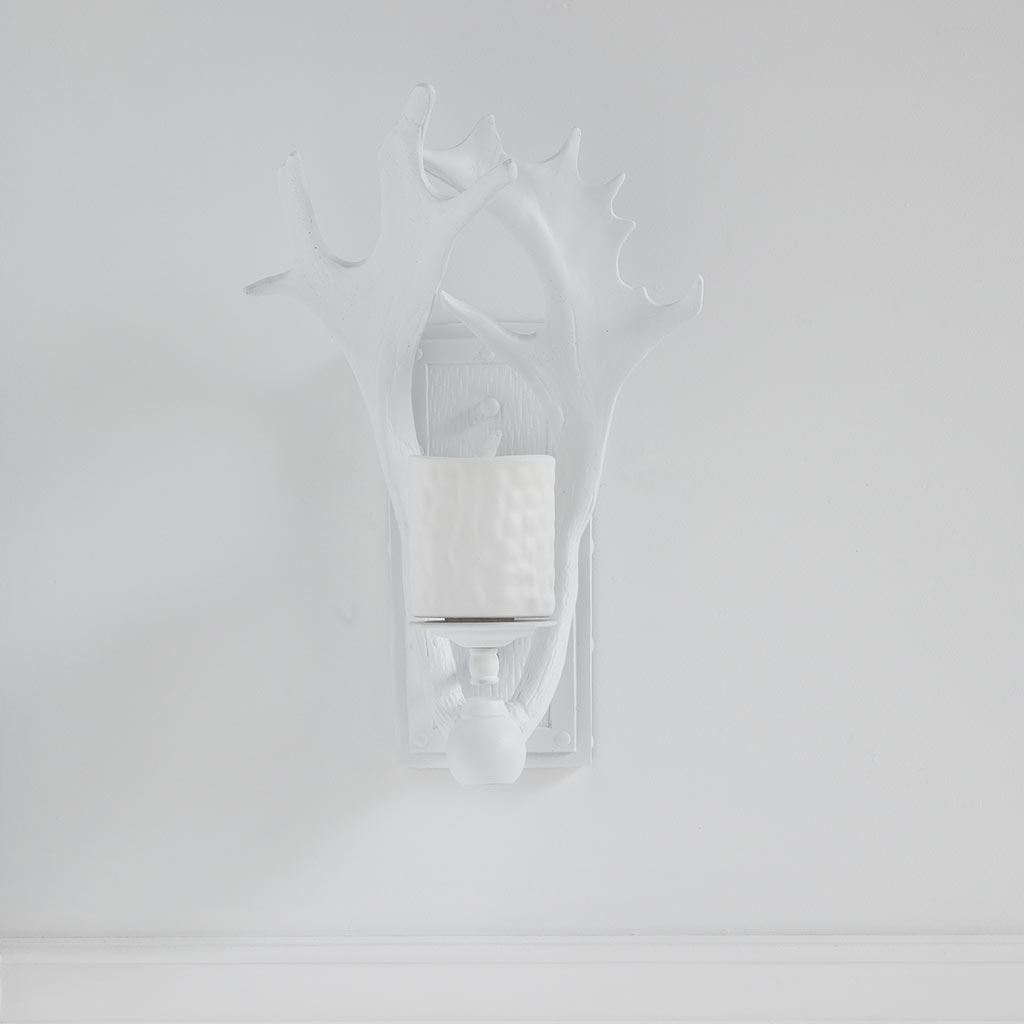 Rockland 8x19.5 White Resin Antlers Wall Sconce from Mercana - Luna Furniture