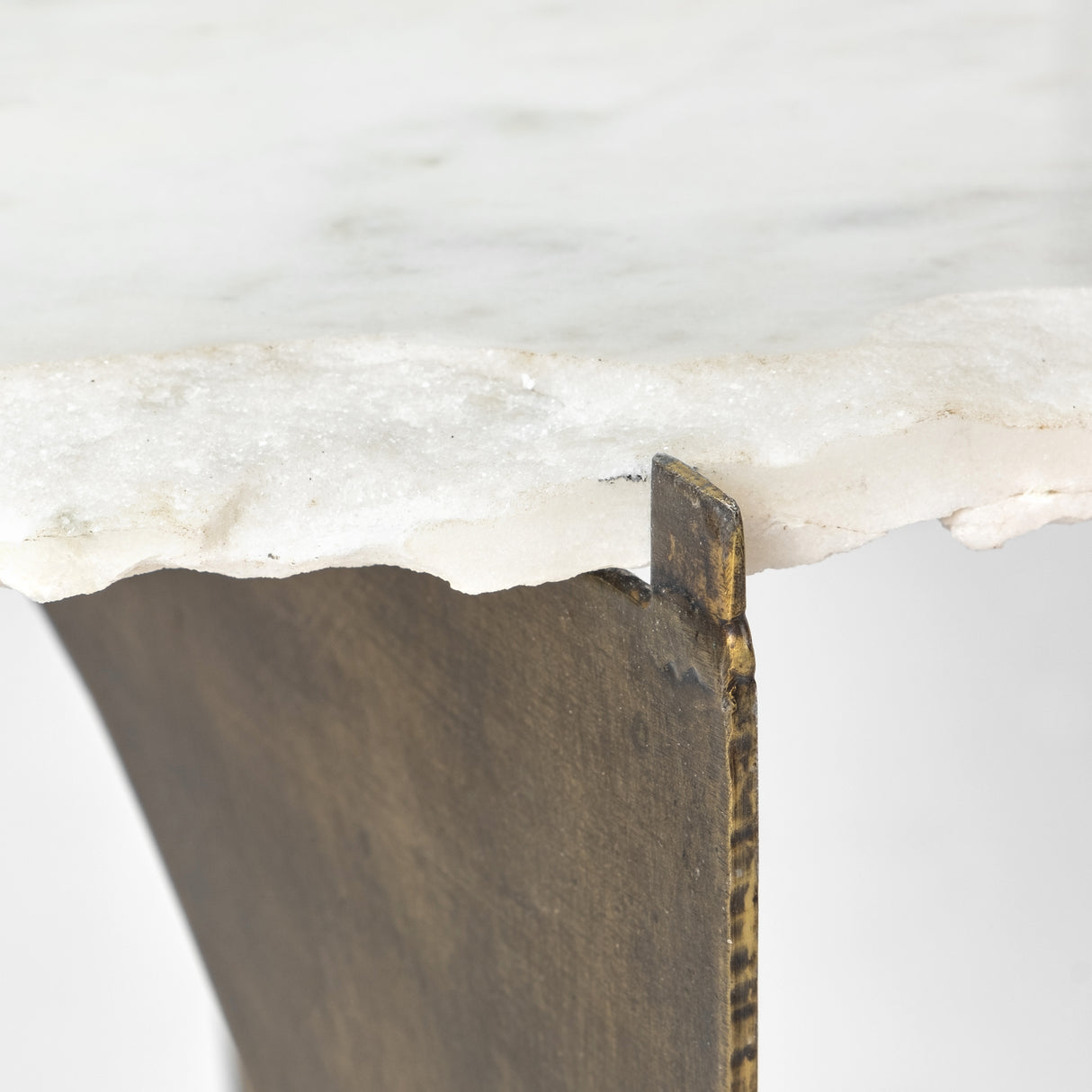 Reinhold II 21L x 21W x 21H Round Live-Edge Marble Top and Gold Metal Base Side/End Table from Mercana - Luna Furniture