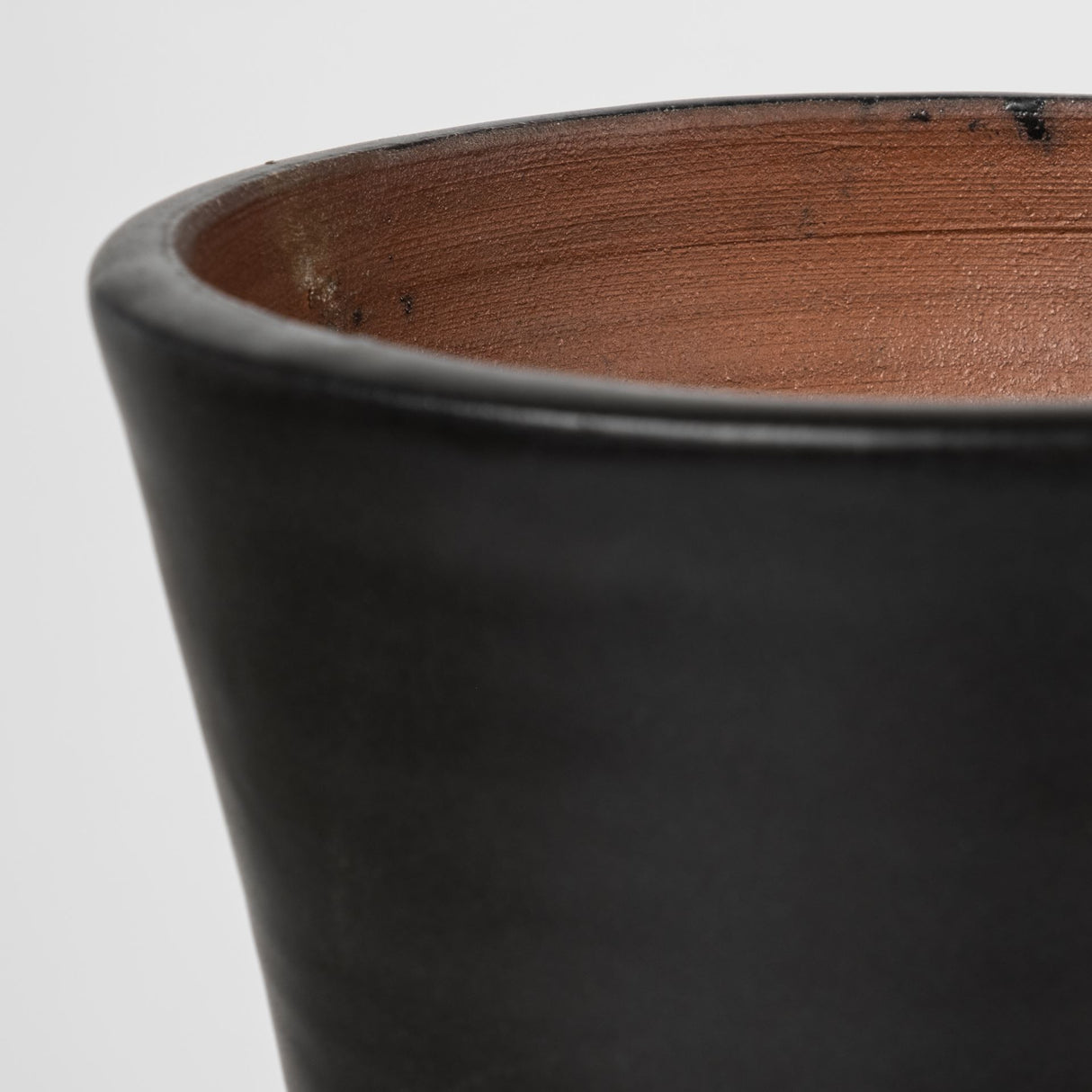Luanda Small Black/White Large Ceramic Vase from Mercana - Luna Furniture