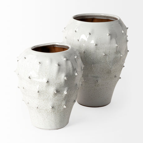 Julian Large Glossy White Ceramic Spoked Vase from Mercana - Luna Furniture
