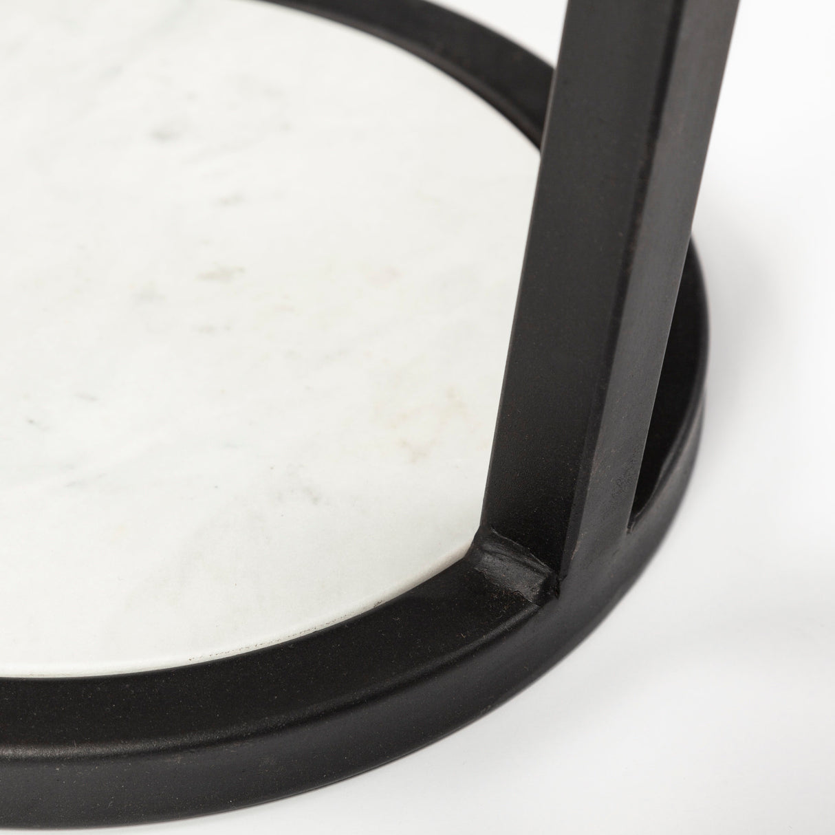 Bombola I (Small) 15L x 15W White Round Marble Top W/Black Metal Frame Accent Table from Mercana - Luna Furniture
