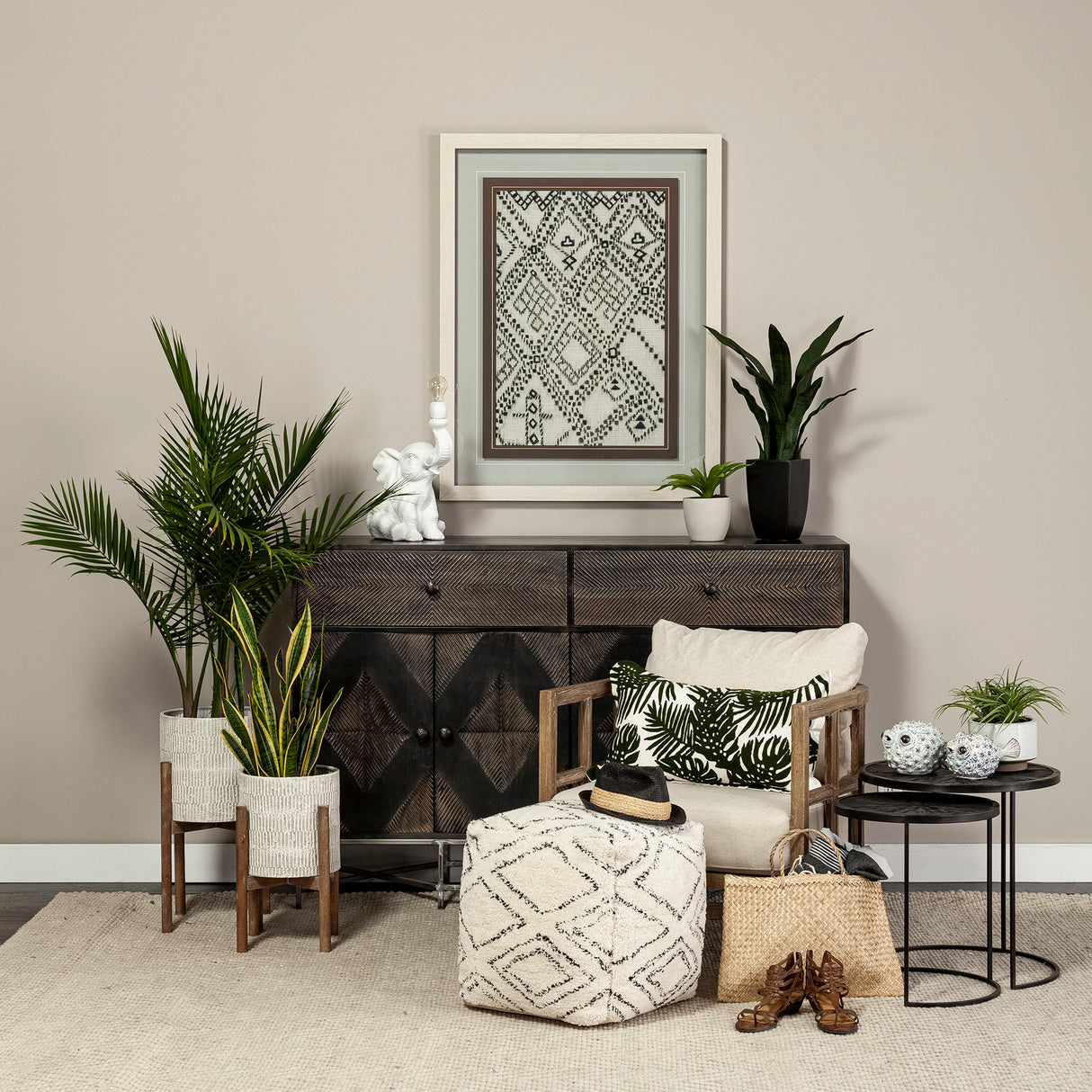 Chakra 19.7" Set of Two Round Dark Wood Top Black Frame Accent Tables from Mercana - Luna Furniture
