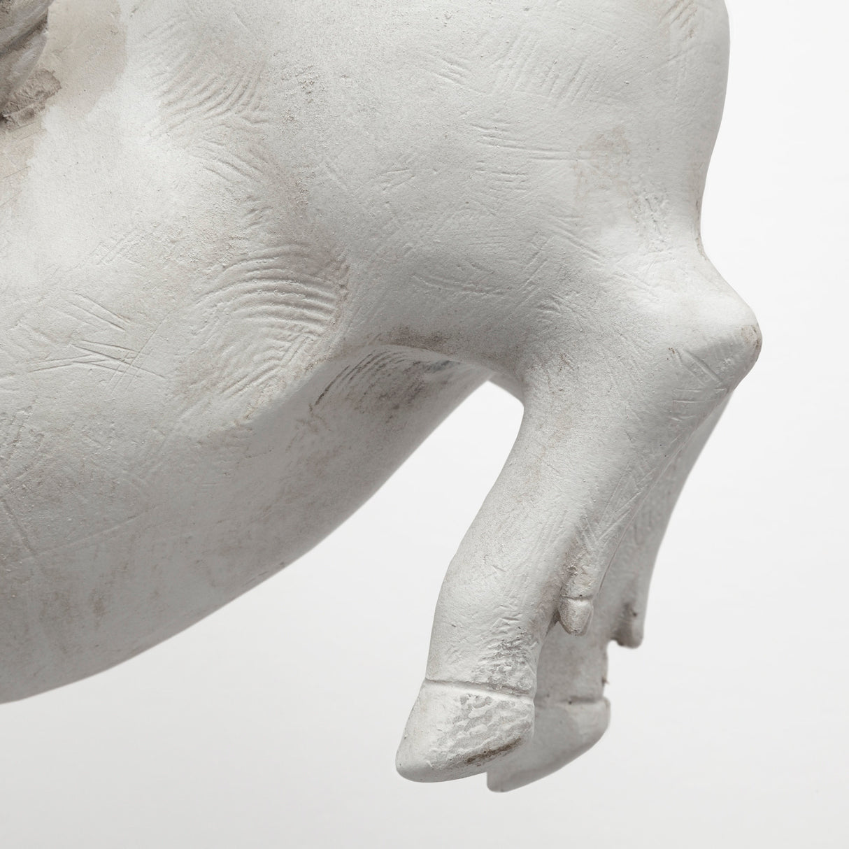 Hogbadi Set of 2 White Flying Pigs from Mercana - Luna Furniture