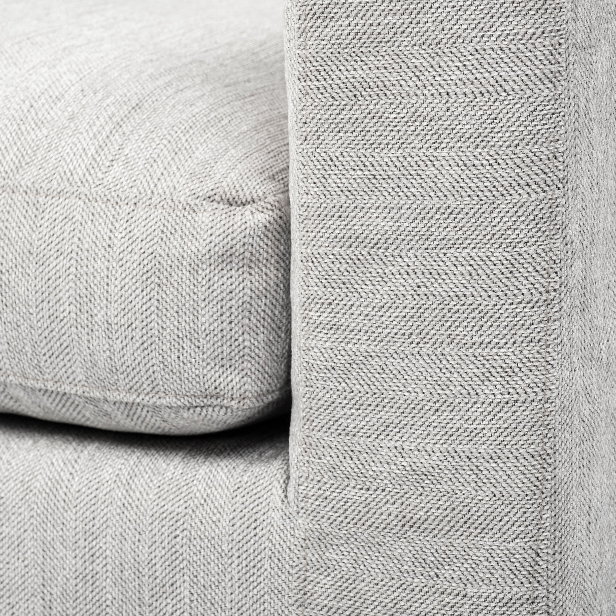 Denly II 92.5 X 38.25 X 34.5 Frost Gray Slipcover Three Seater Sofa from Mercana - Luna Furniture