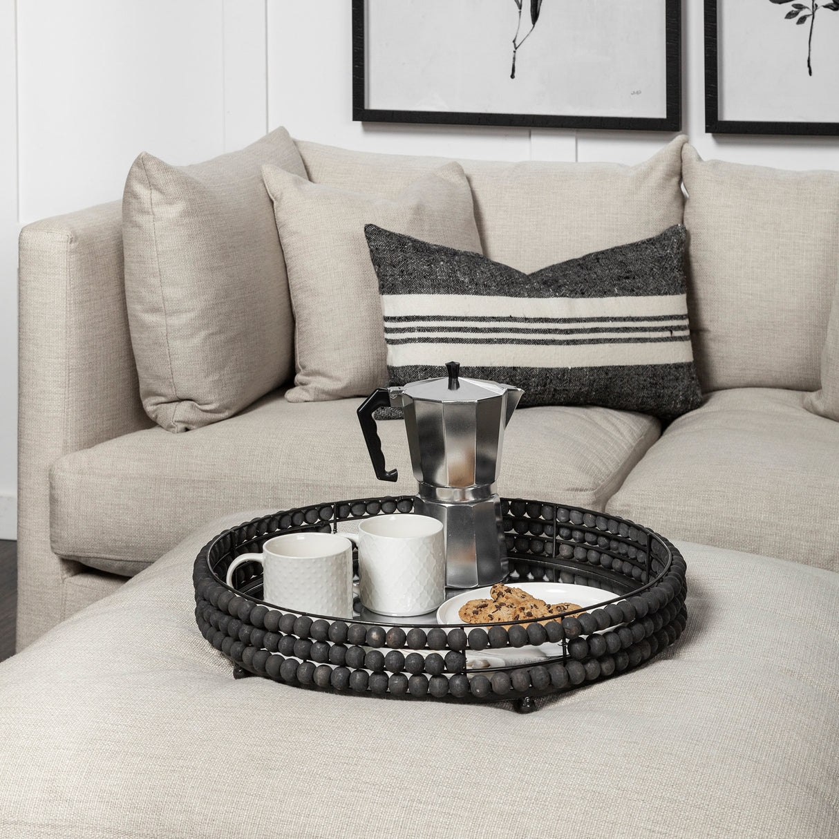 Decatur II 21L x 21W Black Wooden Bead Mirrored Bottom Round Tray from Mercana - Luna Furniture