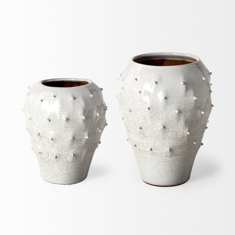 Julian Small Glossy White Ceramic Spoked Vase from Mercana - Luna Furniture