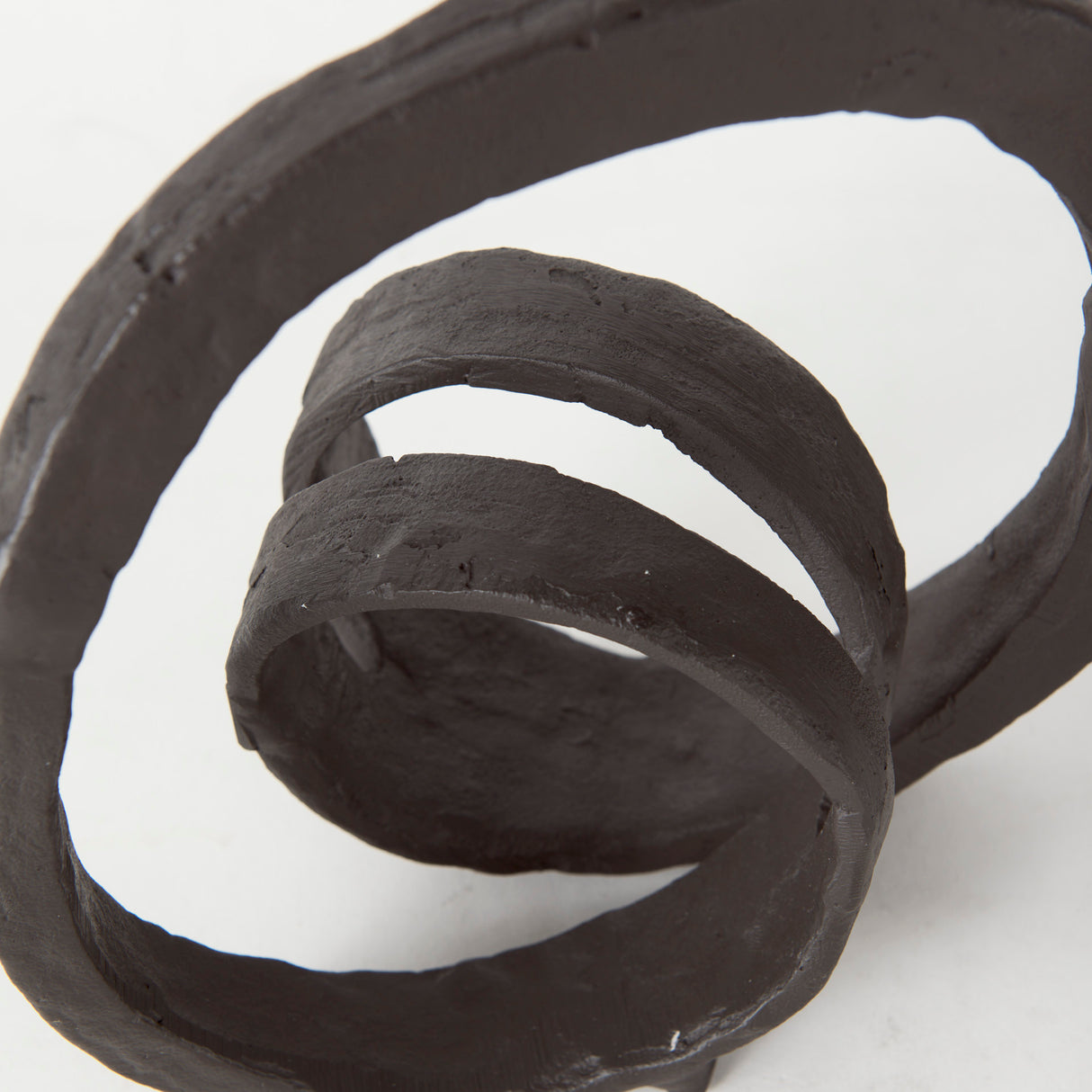 Stanislaw II Black Metal Infinite Ribbon Sculpture from Mercana - Luna Furniture