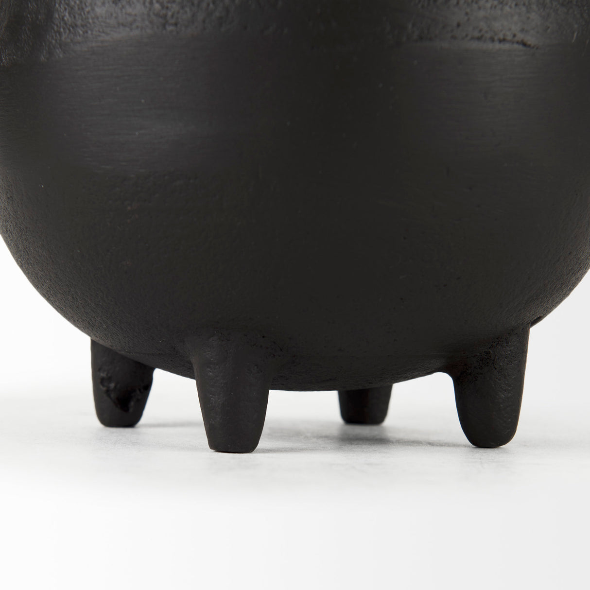 Cyrus Black Two handled Vase Decorative Object from Mercana - Luna Furniture