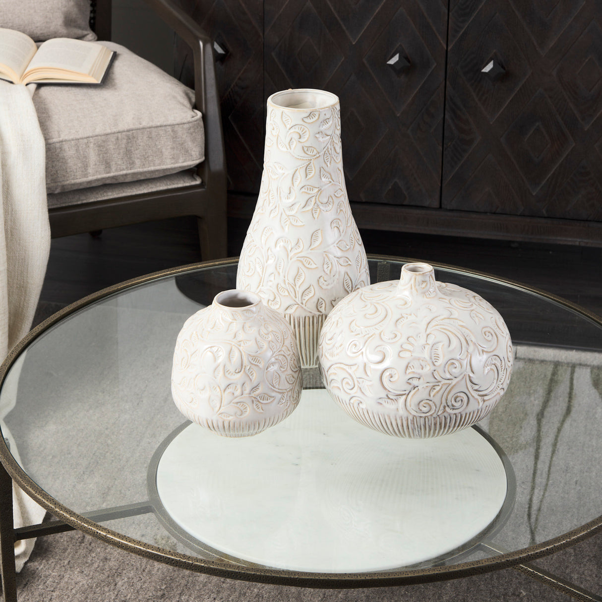 Jadiza II Medium White Glaze Floral Pattern Vase from Mercana - Luna Furniture