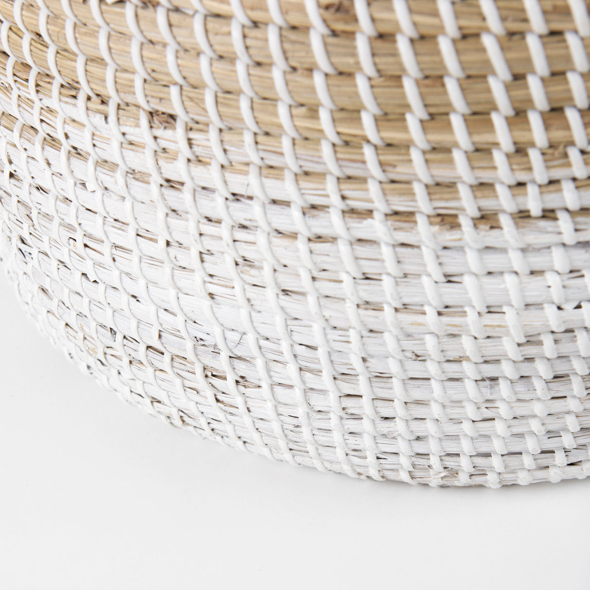Maddie (Set of 3) Light Brown W/White Dipped Seagrass Round Basket W/ Handles from Mercana - Luna Furniture