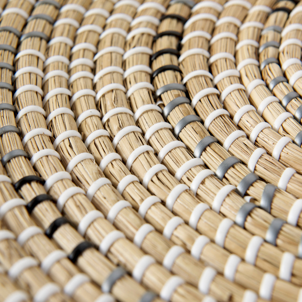 Avel 18.0L x 18.0W x 3.0H Light Brown Seagrass W/Dark Brown String Round Wall Hanging Plate from Mercana - Luna Furniture