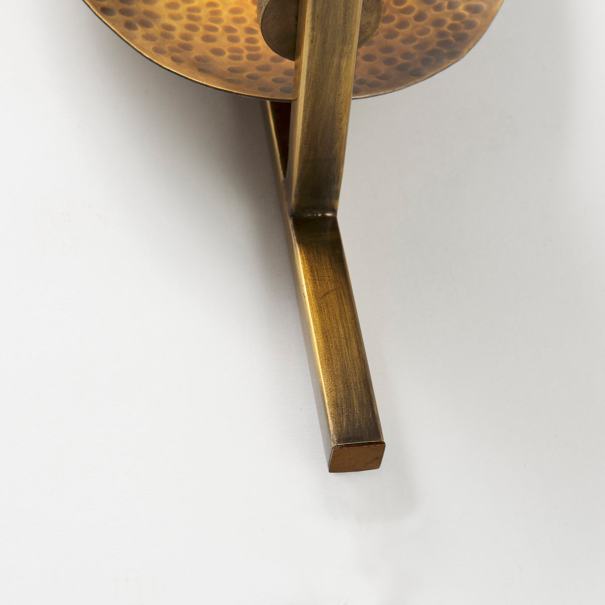 Clarence 7.0L x 5.3W x 17.0H Metal Hammered Gold Round Wall Sconce from Mercana - Luna Furniture