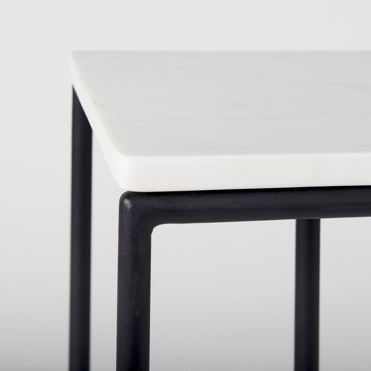 Kyra 12.0L x 20.0W x 23.0H White Marble Top W/Black Iron Frame C-Shaped End and Side Table from Mercana - Luna Furniture