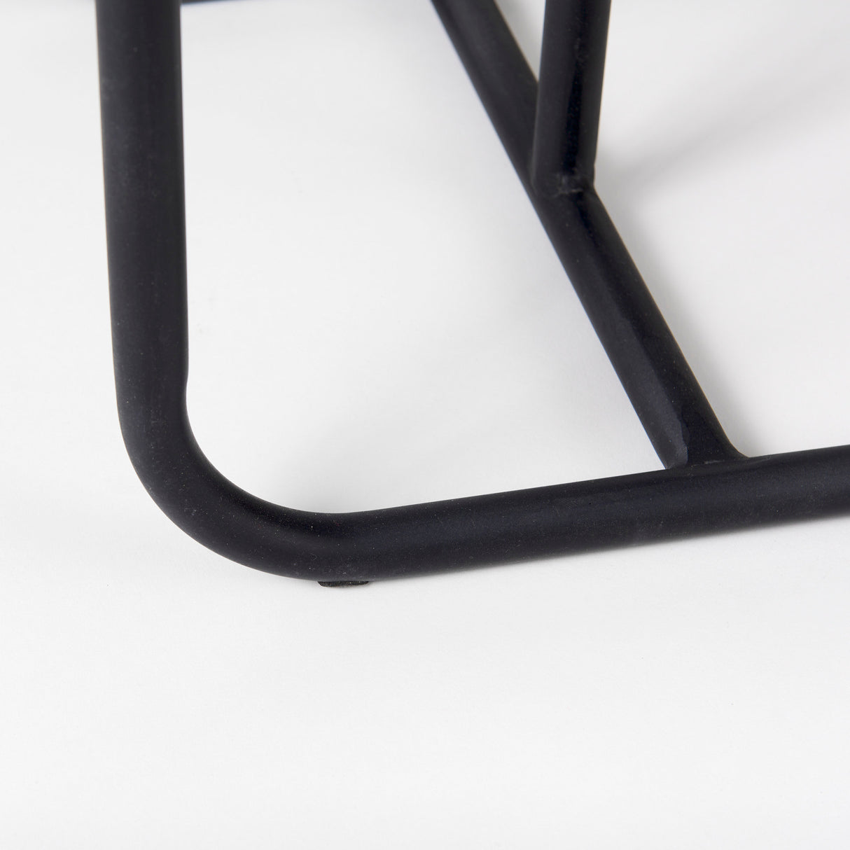 Kyra 12.0L x 20.0W x 23.0H White Marble Top W/Black Iron Frame C-Shaped End and Side Table from Mercana - Luna Furniture