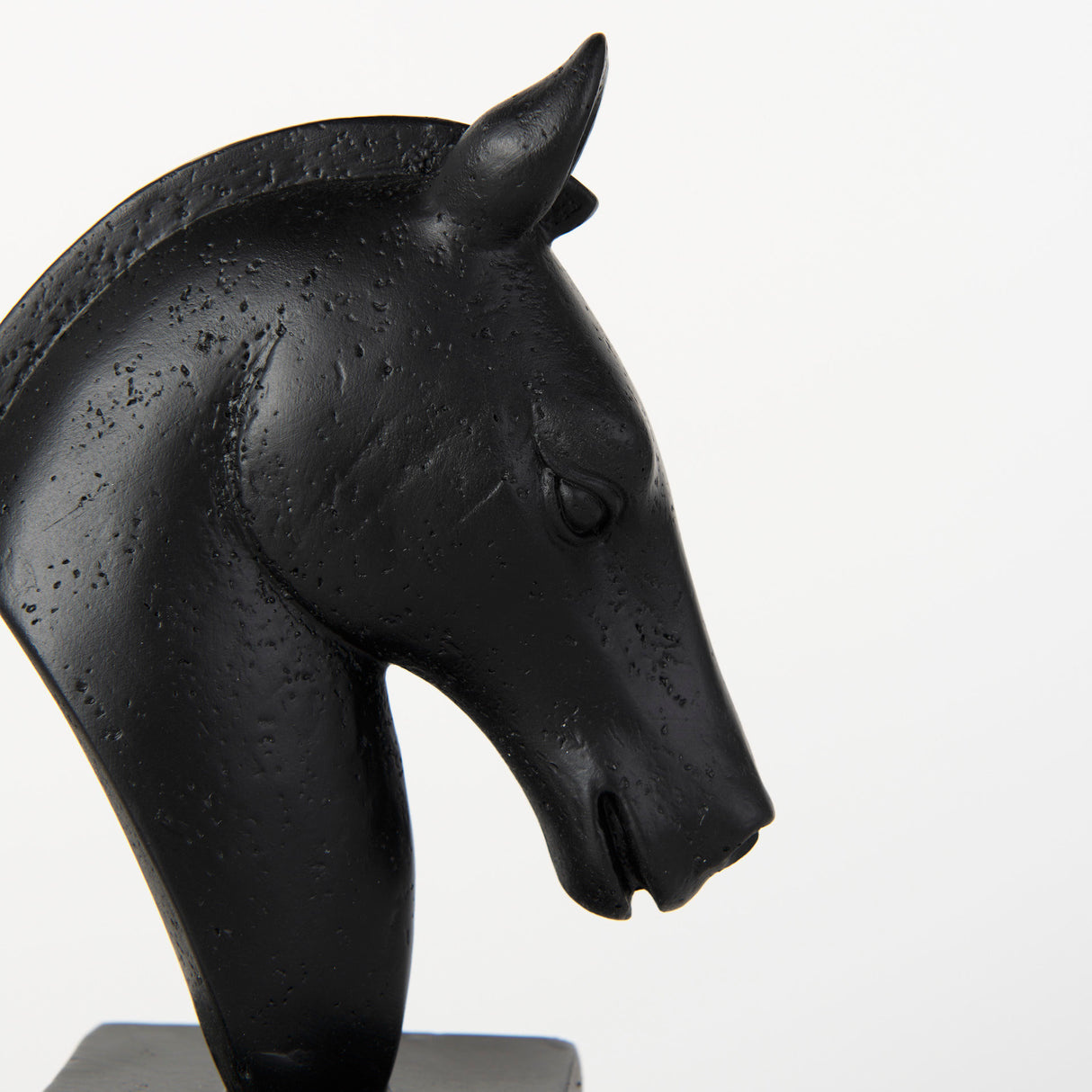 Hidalgo (Set of 2) 14L x 3W Black Majestic Horse Bookends from Mercana - Luna Furniture