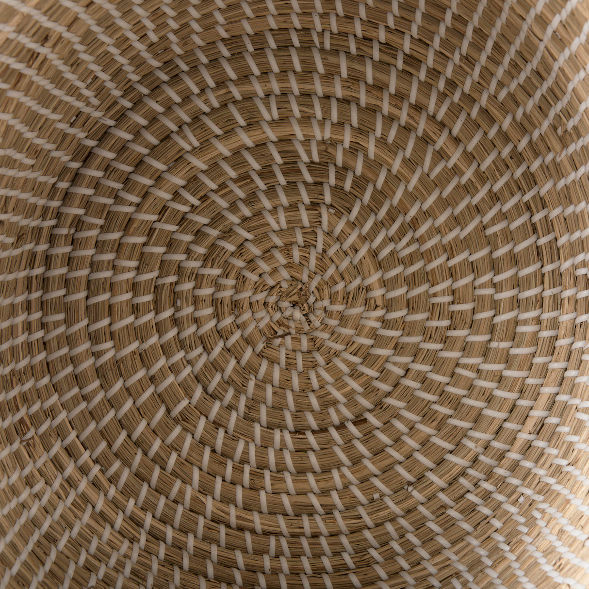Olivia 15.7L x 15.7W x 17.3H Set of 3 Beige Seagrass Basket W/Lid and Handles from Mercana - Luna Furniture