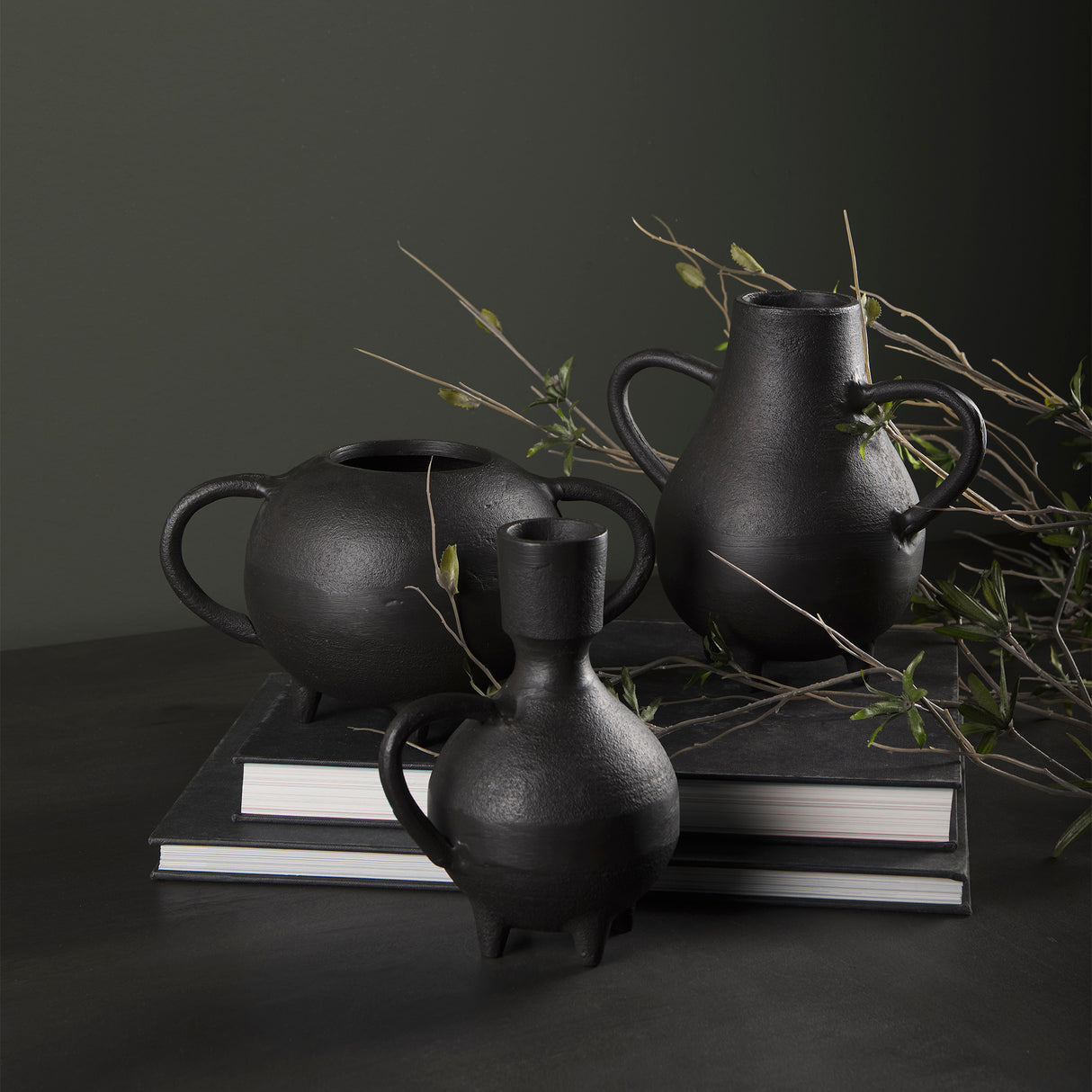 Cyrus Black Spherical Vase W/ Flute Decorative Object from Mercana - Luna Furniture