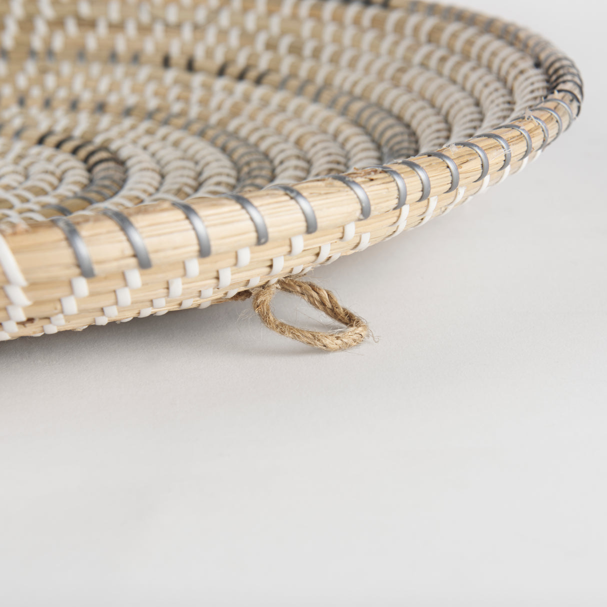 Avel 18.0L x 18.0W x 3.0H Light Brown Seagrass W/Dark Brown String Round Wall Hanging Plate from Mercana - Luna Furniture