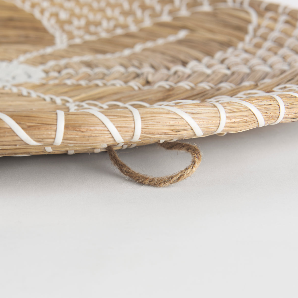 Mekhi 24.0L x 24.0W x 3.5 Light Brown Seagrass W/White String Round Wall Hanging Plate from Mercana - Luna Furniture