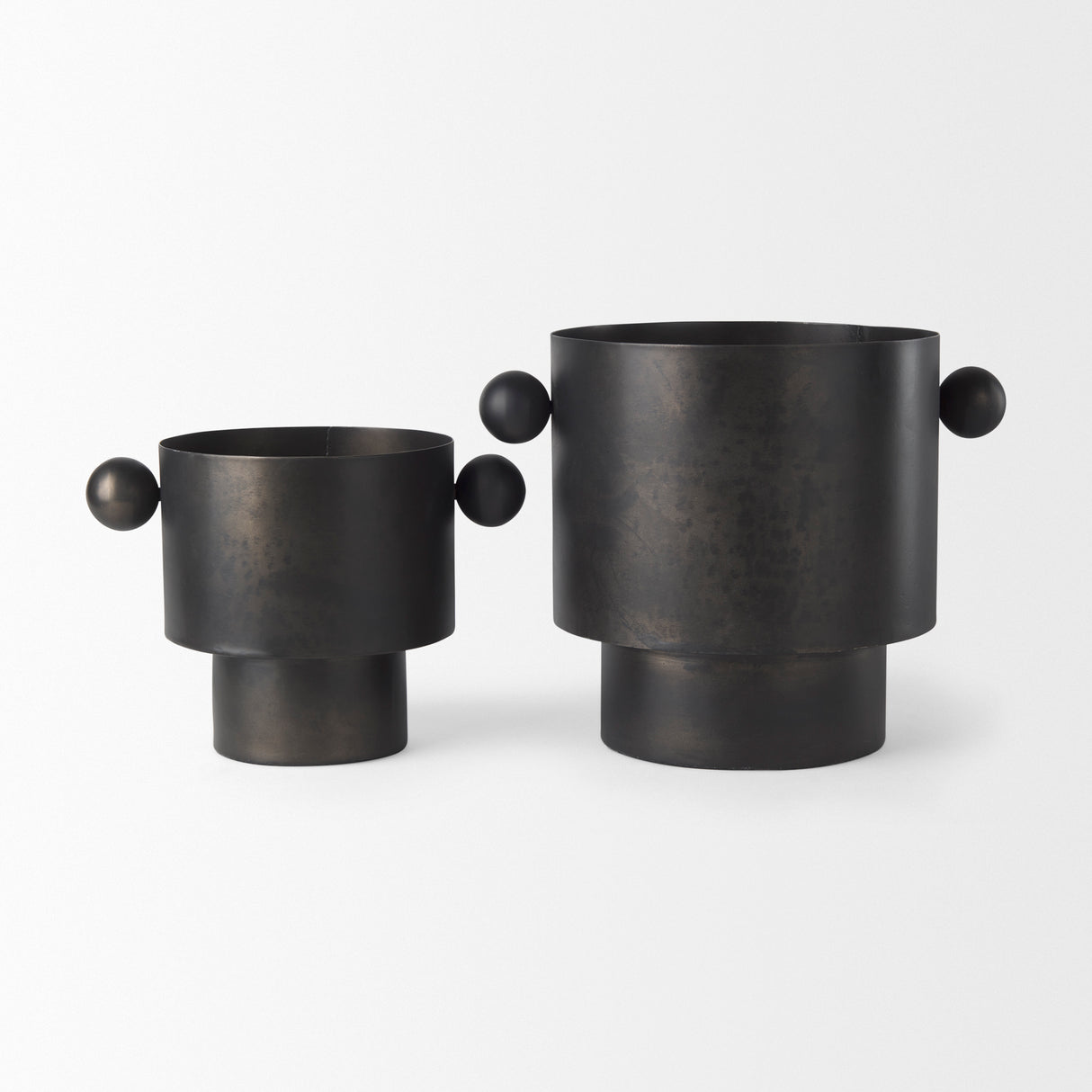 Juno 6.5H Medium Black Iron Vase from Mercana - Luna Furniture