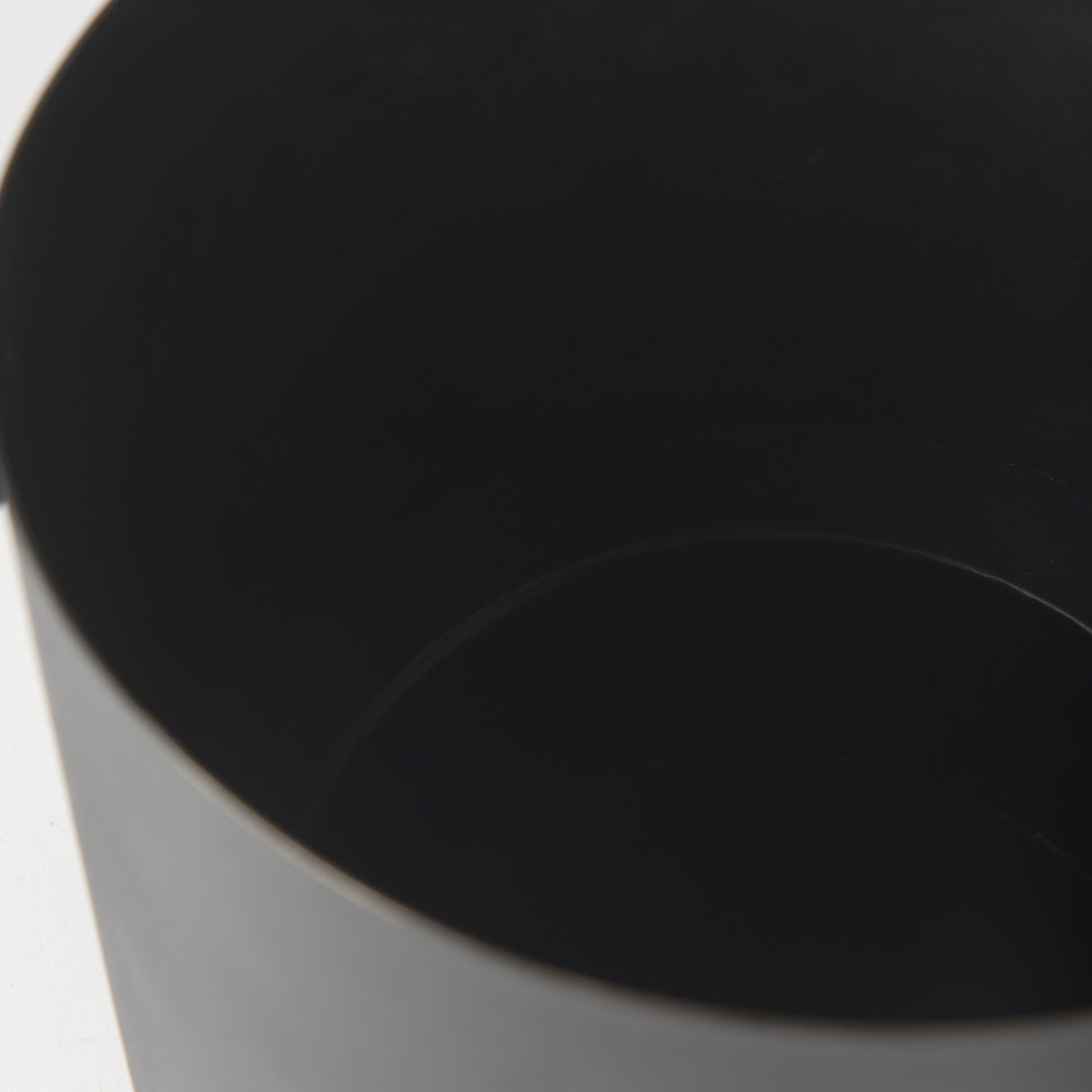 Juno 8.5H Large Black Iron Vase from Mercana - Luna Furniture