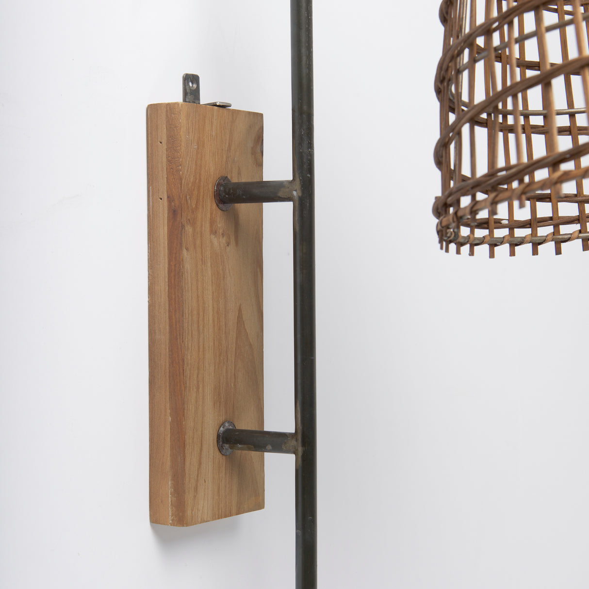 Kiley 28.0L x 7.0W x 15.6H Brown Woven Shade W/Black Metal Wall Sconce from Mercana - Luna Furniture