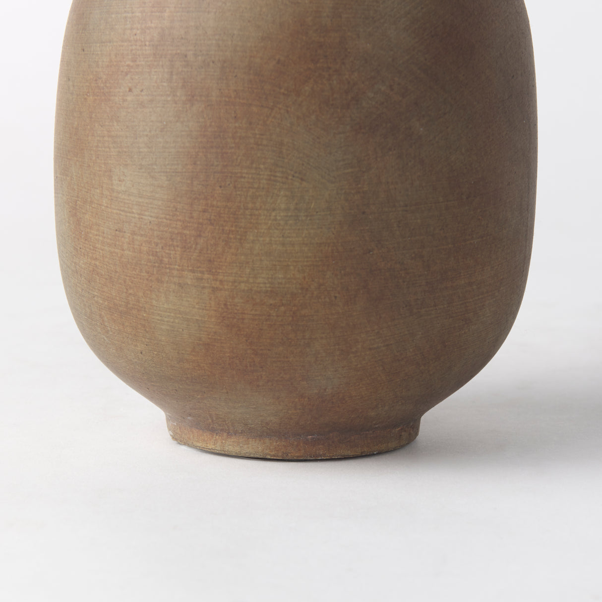 Rylee 7.7H Medium Brown Ceramic Vase from Mercana - Luna Furniture