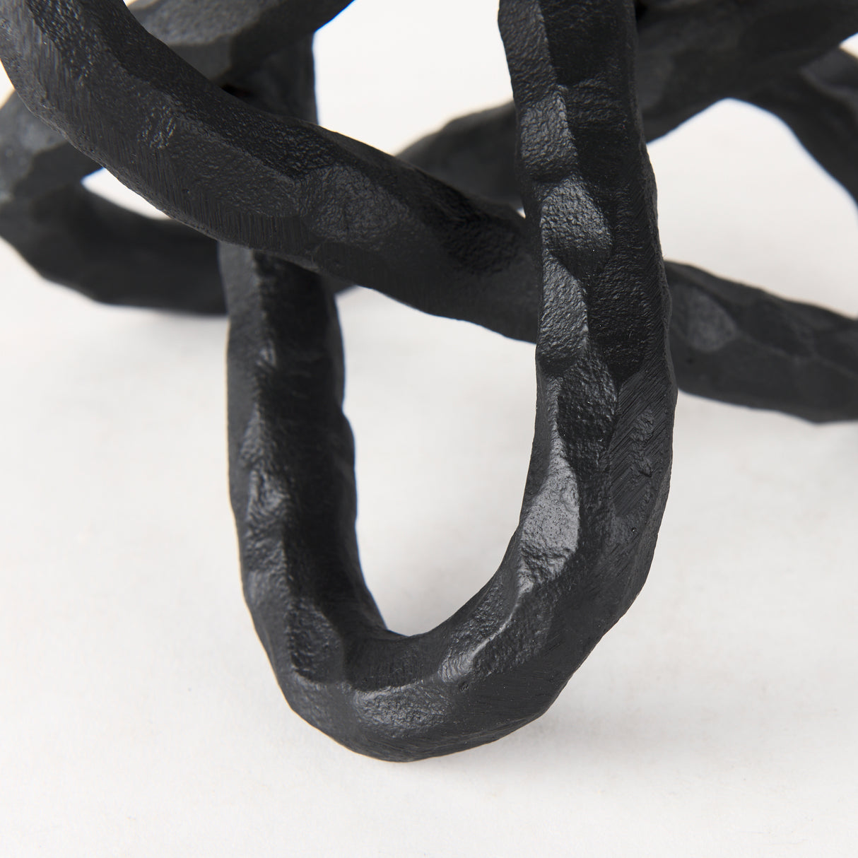 Wilhelm I (Small) 7L x 7W Black Metal Link Decor Object from Mercana - Luna Furniture