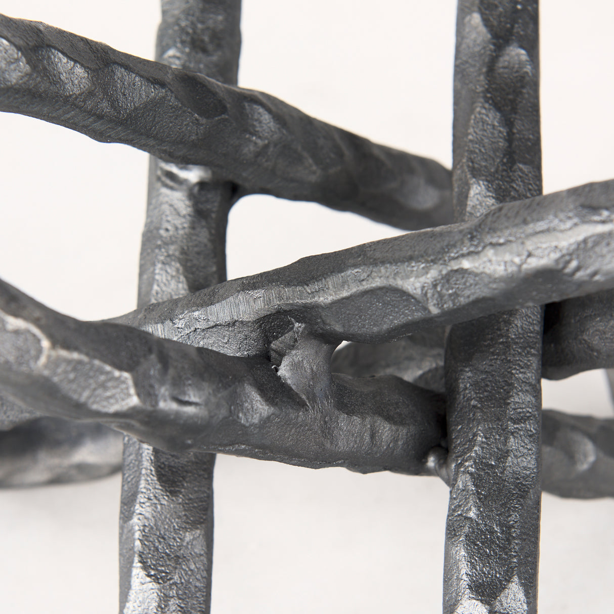 Wilhelm II (Large) 10L x 10W Silver Metal Link Decor Object from Mercana - Luna Furniture