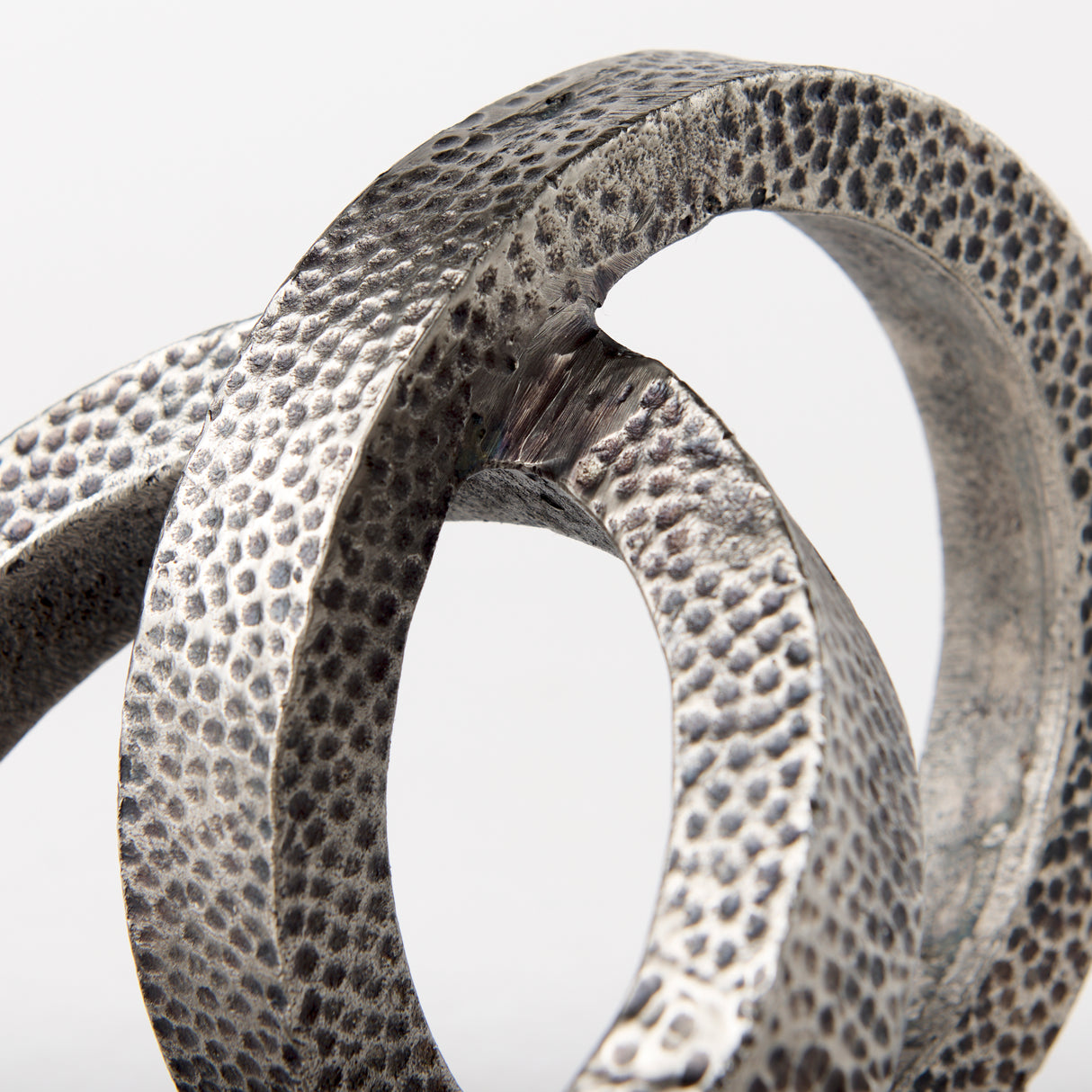 Rafiki Two Blackened Silver Hammered Finish Metal Conjoined Circles from Mercana - Luna Furniture