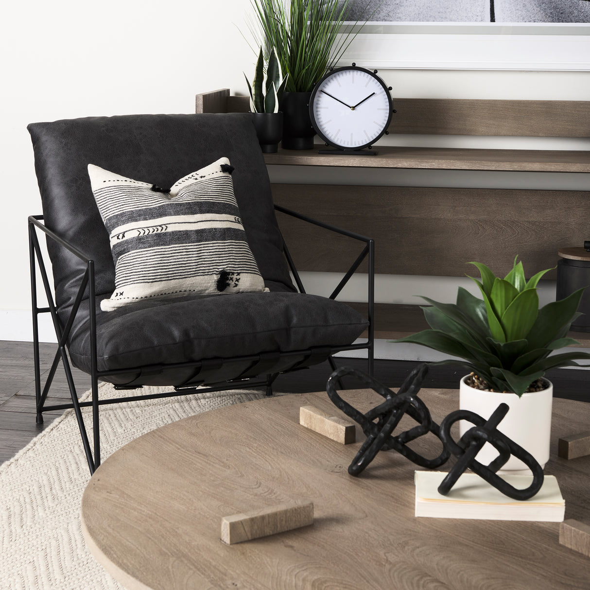 Wilhelm II (Large) 10L x 10W Black Metal Link Decor Object from Mercana - Luna Furniture