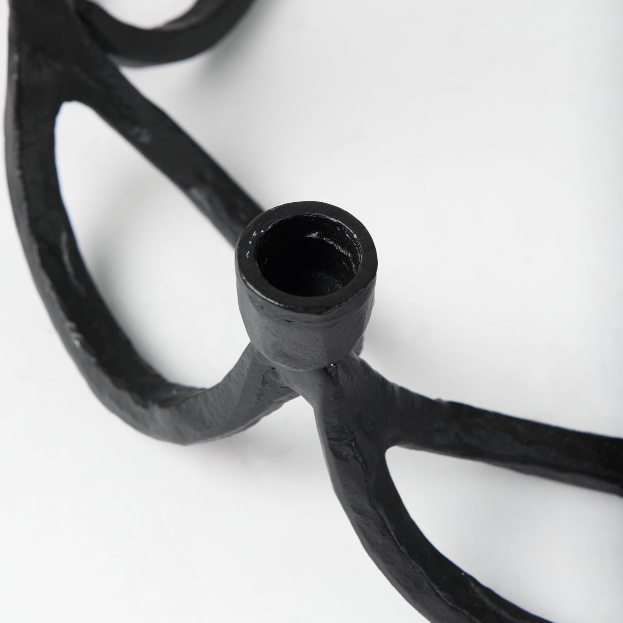 Seraph Round Candle Holder from Mercana - Luna Furniture