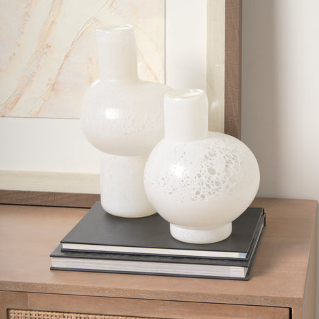 Heket Short White Glass Vase from Mercana - Luna Furniture