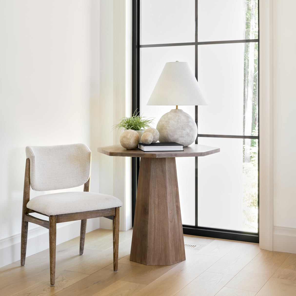 Mehdi Cream Ceramic Table Lamp from Mercana - Luna Furniture