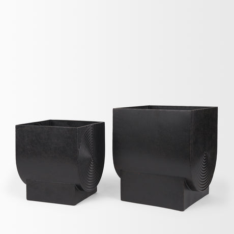 Medina Antiqued Black Metal Planters (Set of 2) from Mercana - Luna Furniture